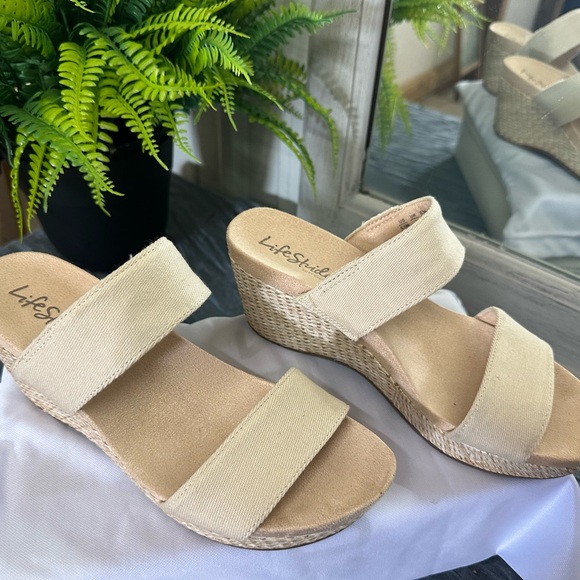 Life stride size 6.5 off white wedge - Picture 1 of 3